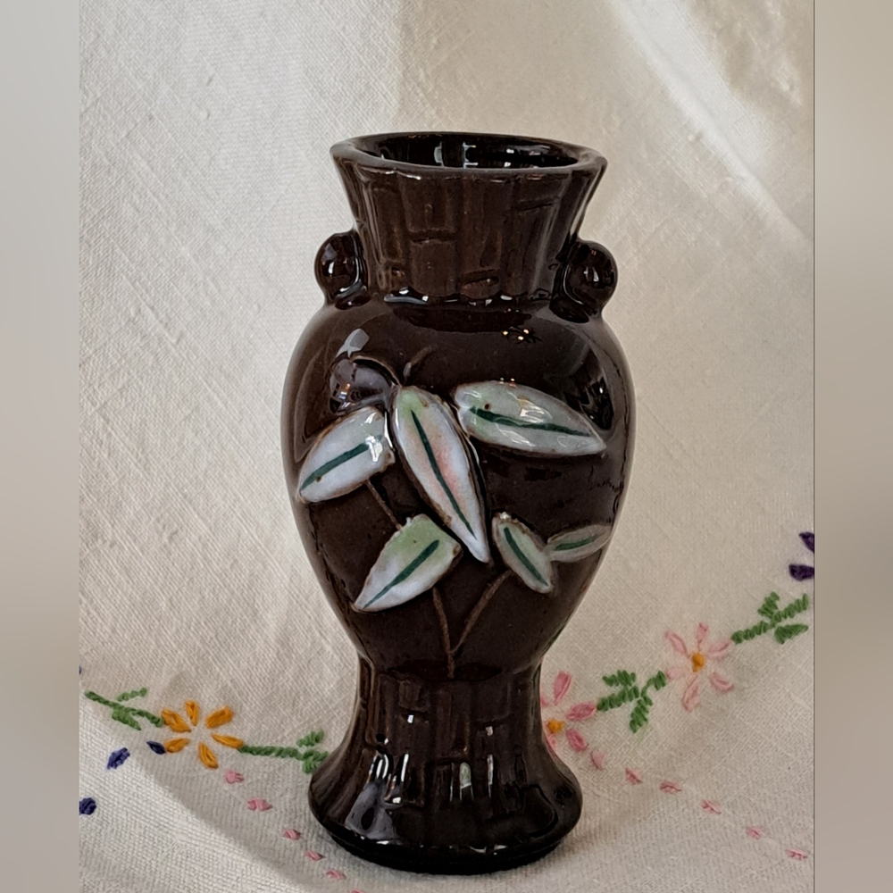 ❤️6/$16❤️Glossy Dark Brown Ceramic Vase with Green and Cream Leaf Motif